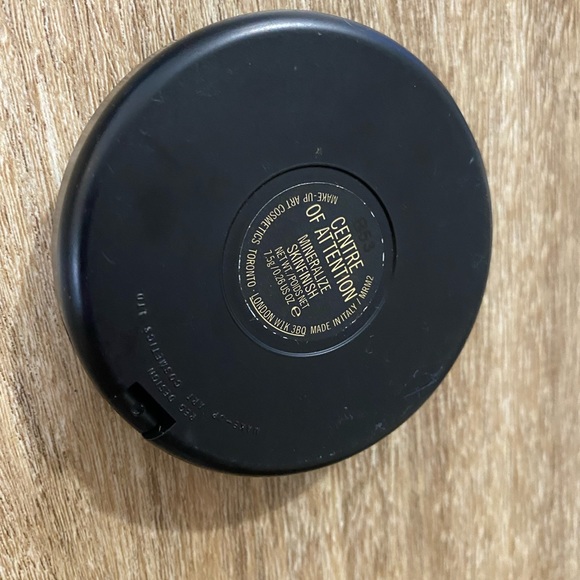 Mac MSF highlighter Centre of Attraction Highlighter - Picture 6 of 6